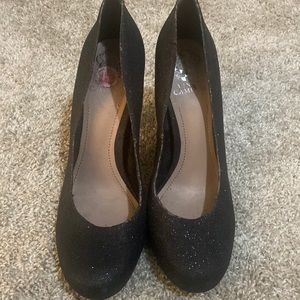 Vince Camuto black sparkles round toe heel